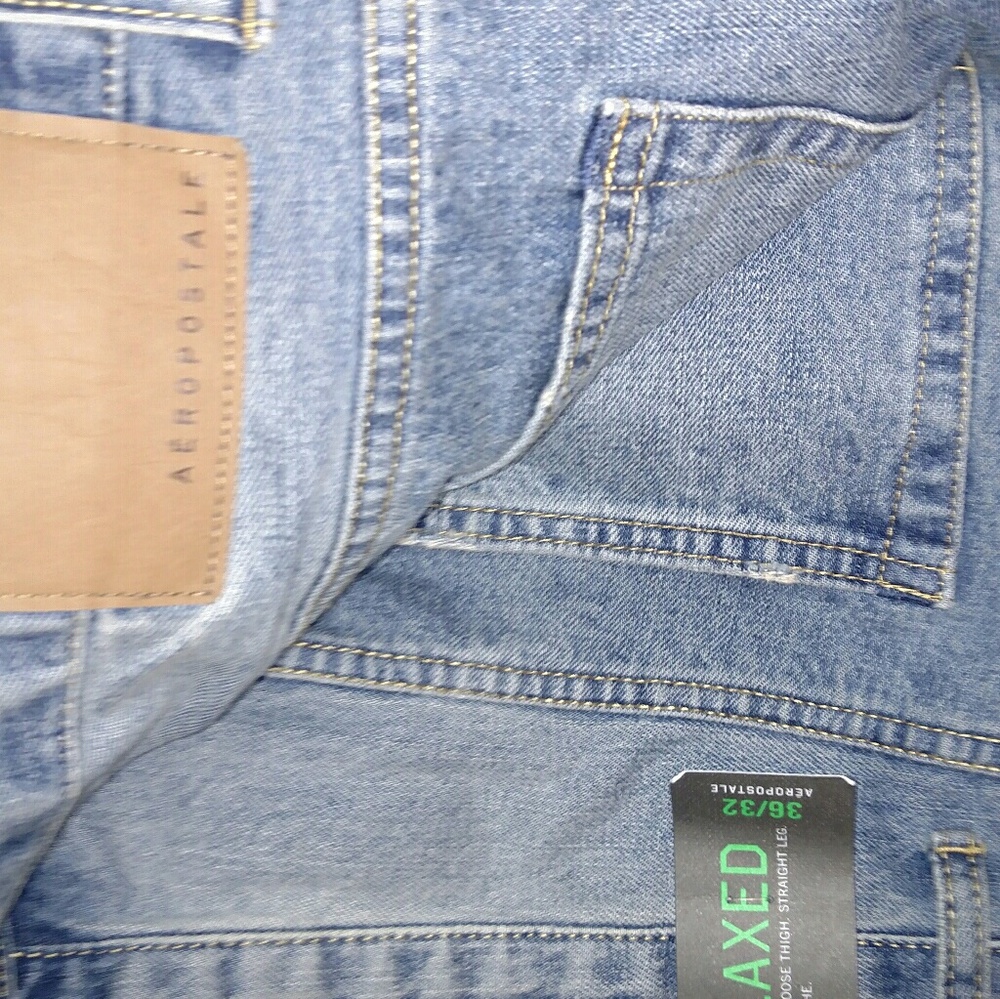 Mens relaxed fit jeans. NWT